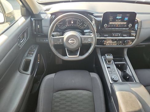 Used 2024 Nissan Pathfinder SV AWD/4WD image 11
