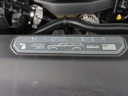 Used 2022 Jeep Grand Wagoneer Series II AWD/4WD image 19