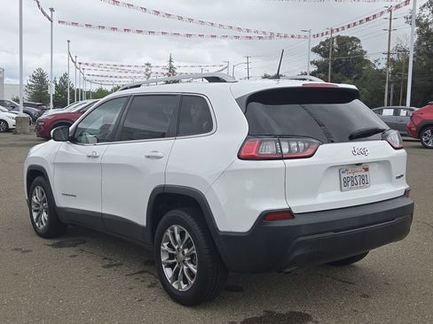 Used 2019 Jeep Cherokee Latitude Plus FWD image 18