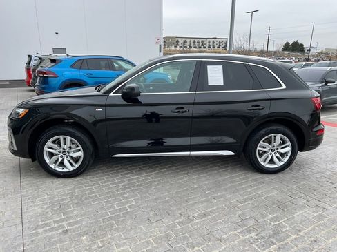 Used 2022 Audi Q5 2.0T Premium w/ Convenience Package image 2