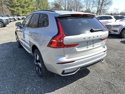 New 2025 Volvo XC60 T8 Plus w/ Climate Package image 9