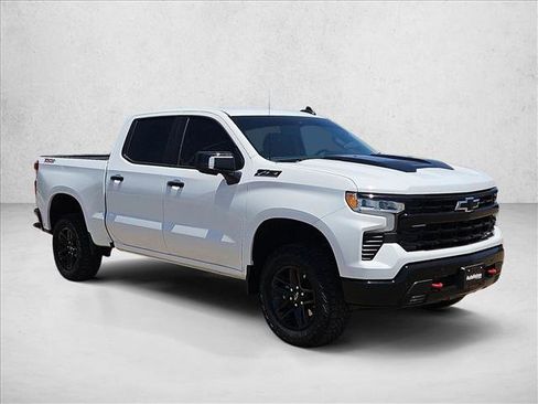 Used 2024 Chevrolet Silverado 1500 LT Trail Boss w/ Convenience Package II AWD/4WD image 9