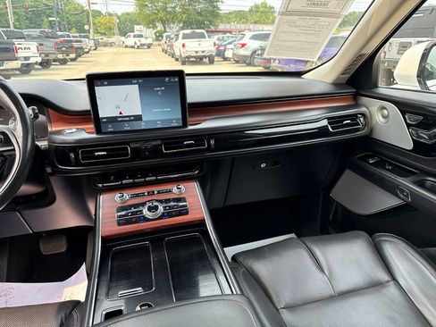 Used 2022 Lincoln Aviator Reserve w/ Equipment Group 201A AWD/4WD image 14