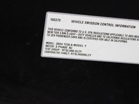 Used 2022 Tesla Model Y Long Range image 38