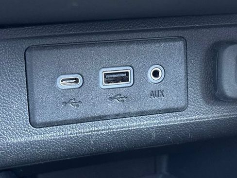 Used 2023 Buick Encore GX Select w/ Experience Buick Package FWD image 32