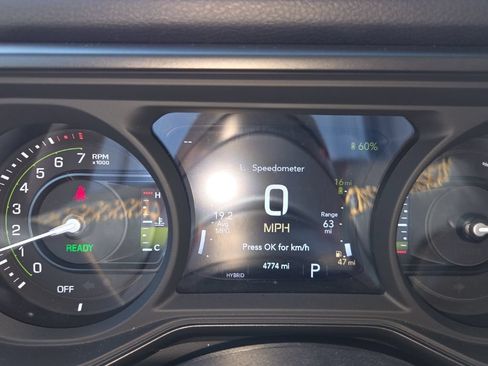 Used 2024 Jeep Wrangler Unlimited w/ Convenience Group AWD/4WD image 15