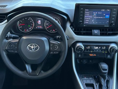 Used 2021 Toyota RAV4 XLE w/ Convenience Package FWD image 14