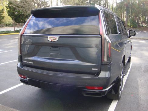 Used 2021 Cadillac Escalade Sport w/ Driver Assist Tech Package image 9