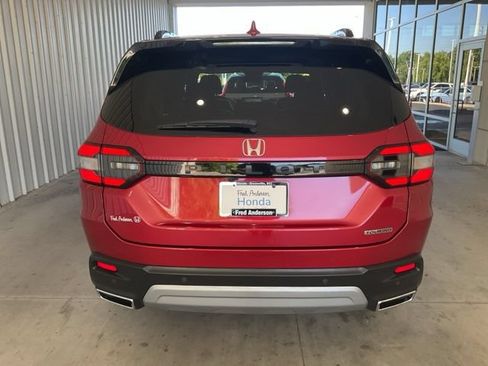 Certified 2025 Honda Pilot Touring image 24