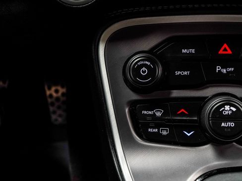 Used 2022 Dodge Challenger R/T image 23