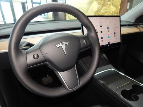 Used 2023 Tesla Model Y Long Range image 15