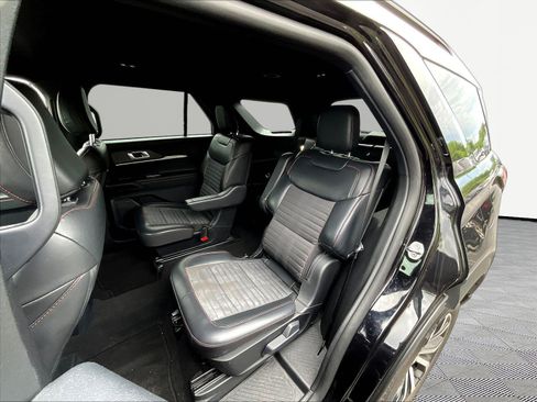 Used 2025 Ford Explorer ST-Line AWD/4WD image 22