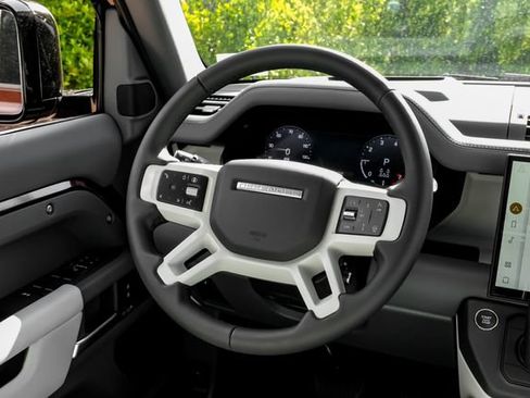 New 2026 Land Rover Defender 130 X-Dynamic SE AWD/4WD image 18