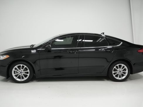 Used 2020 Ford Fusion SE image 7