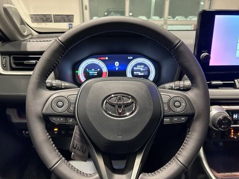 New 2025 Toyota RAV4 Limited image 11