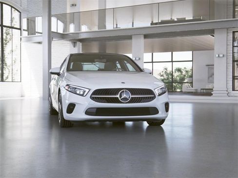 Used 2022 Mercedes-Benz A 220 4MATIC image 9