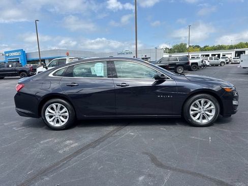 Used 2022 Chevrolet Malibu LT w/ Leather Package FWD image 2