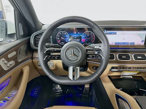 New 2026 Mercedes-Benz GLS 450 4MATIC image 24