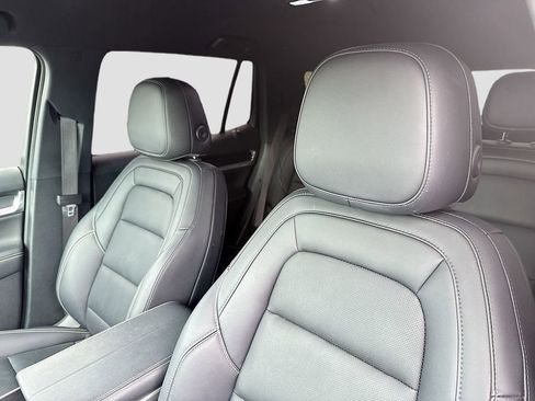 Used 2026 GMC Terrain Elevation w/ Elevation Premium Package FWD image 9