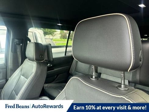 Used 2021 GMC Yukon XL SLT w/ SLT Premium Package AWD/4WD image 9