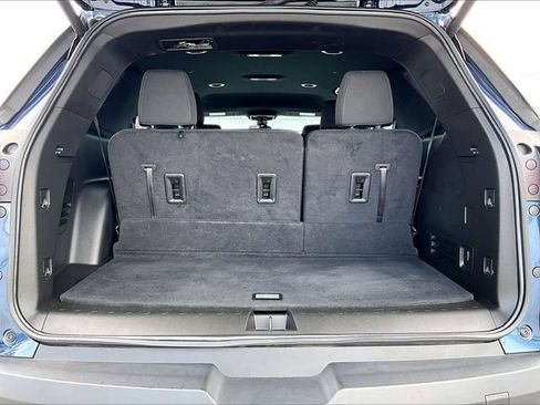 Used 2023 Chevrolet Traverse LT FWD image 30