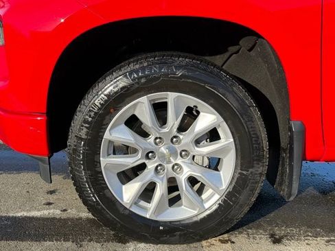 Used 2023 Chevrolet Silverado 1500 Custom image 18
