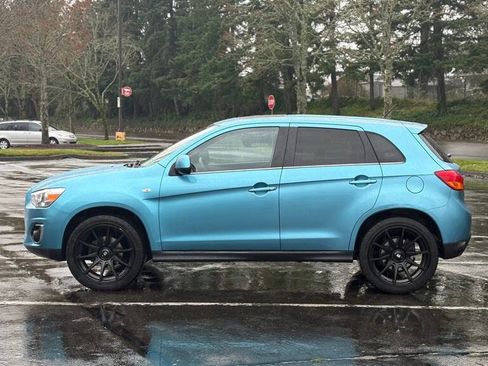 Used 2014 Mitsubishi Outlander Sport SE image 2