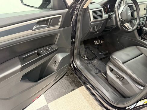 Used 2021 Volkswagen Atlas SE image 30