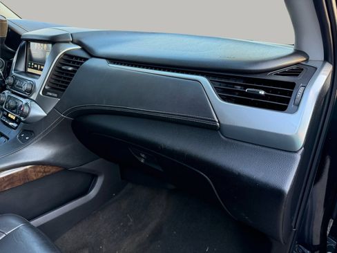 Used 2016 Chevrolet Suburban LT image 34