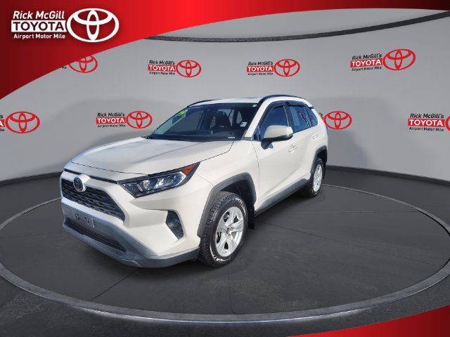 Used 2019 Toyota RAV4 XLE w/ Convenience Package AWD/4WD image 4