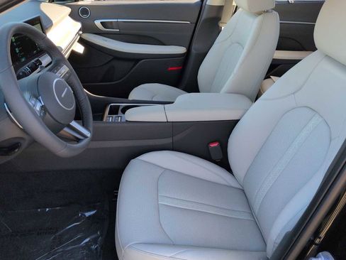New 2025 Hyundai Sonata Limited image 16