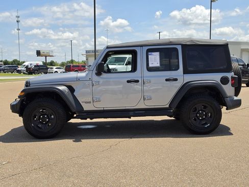 Used 2021 Jeep Wrangler Unlimited Sport AWD/4WD image 9