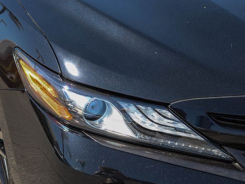 Used 2022 Toyota Camry XSE FWD image 6