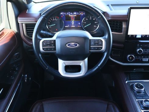 Used 2024 Ford Expedition Limited image 11