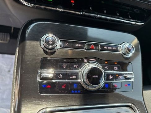 Used 2022 Lincoln Nautilus Reserve w/ Equipment Group 201A image 17