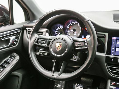 Certified 2023 Porsche Macan S AWD/4WD image 19