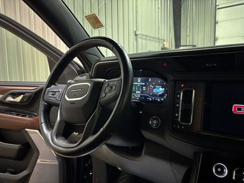 Used 2024 GMC Yukon XL Denali Ultimate AWD/4WD image 14
