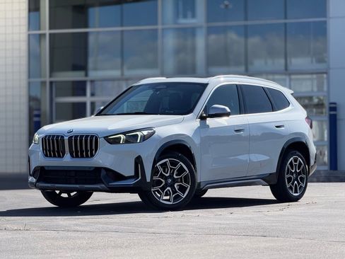 Used 2023 BMW X1 xDrive28i w/ Convenience Package AWD/4WD image 1