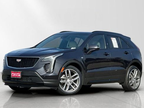 Used 2022 Cadillac XT4 Sport w/ Comfort Package image 2