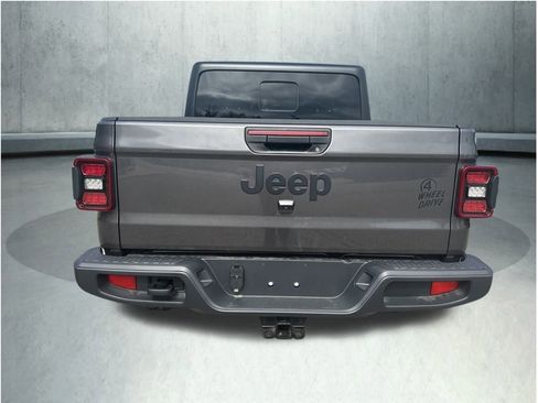 New 2025 Jeep Gladiator Willys image 4