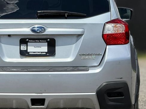 Used 2017 Subaru Crosstrek 2.0i Premium w/ Popular Package #1 AWD/4WD image 14