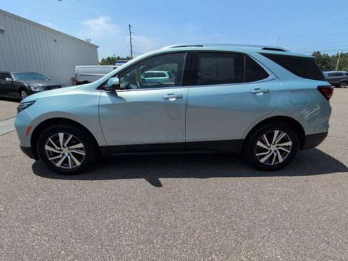Used 2022 Chevrolet Equinox Premier AWD/4WD image 3