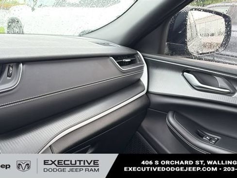 Used 2023 Jeep Grand Cherokee Altitude AWD/4WD image 20