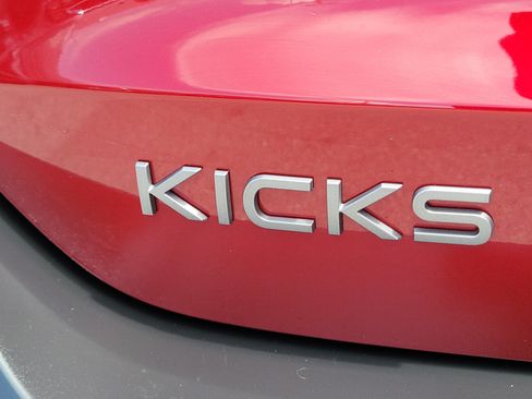 Used 2025 Nissan Kicks SV FWD image 11
