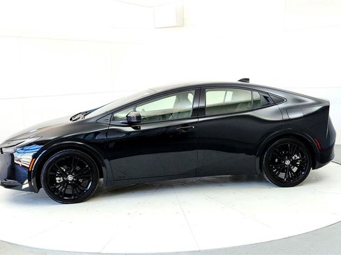 Used 2026 Toyota Prius AWD image 3