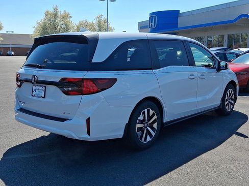 New 2026 Honda Odyssey EX-L image 3