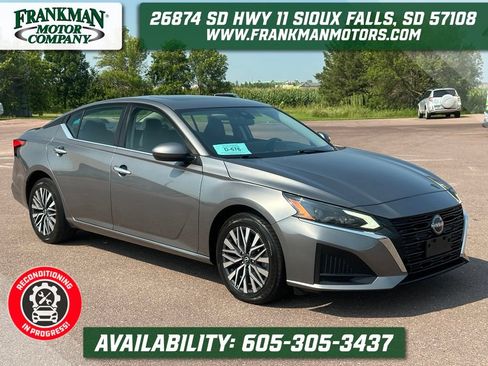 Used 2023 Nissan Altima 2.5 SV w/ SV Premium Package AWD/4WD image 1