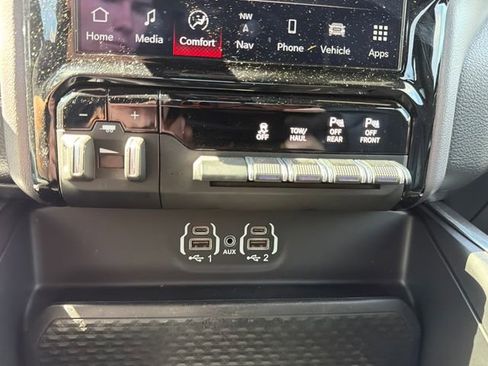 Used 2022 RAM 1500 Laramie w/ Sport Appearance Package AWD/4WD image 23