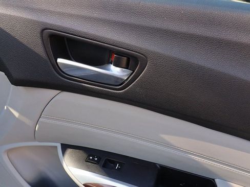 Used 2017 Acura TLX w/ Technology Package image 44