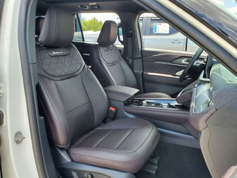 Used 2026 Ford Explorer Platinum w/ LUX Leather Package AWD/4WD image 17